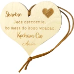 Zawieszka do auta z grawerem. Personalizowany prezent dla Chłopaka