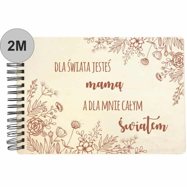 Drewniany album na zdjęcia z grawerem A4 dla mamy. - obrazek 4