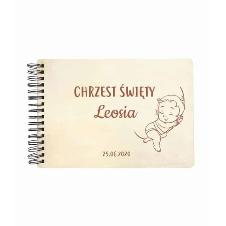 Drewniany album z metryczką na zdjęcia z grawerem. Prezent na Chrzest Święty 8D - obrazek 2