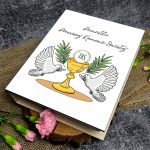 Biblia w drewnianym pudełku z nadrukiem. Pamiątka Pierwszej Komunii Świętej - obrazek 4