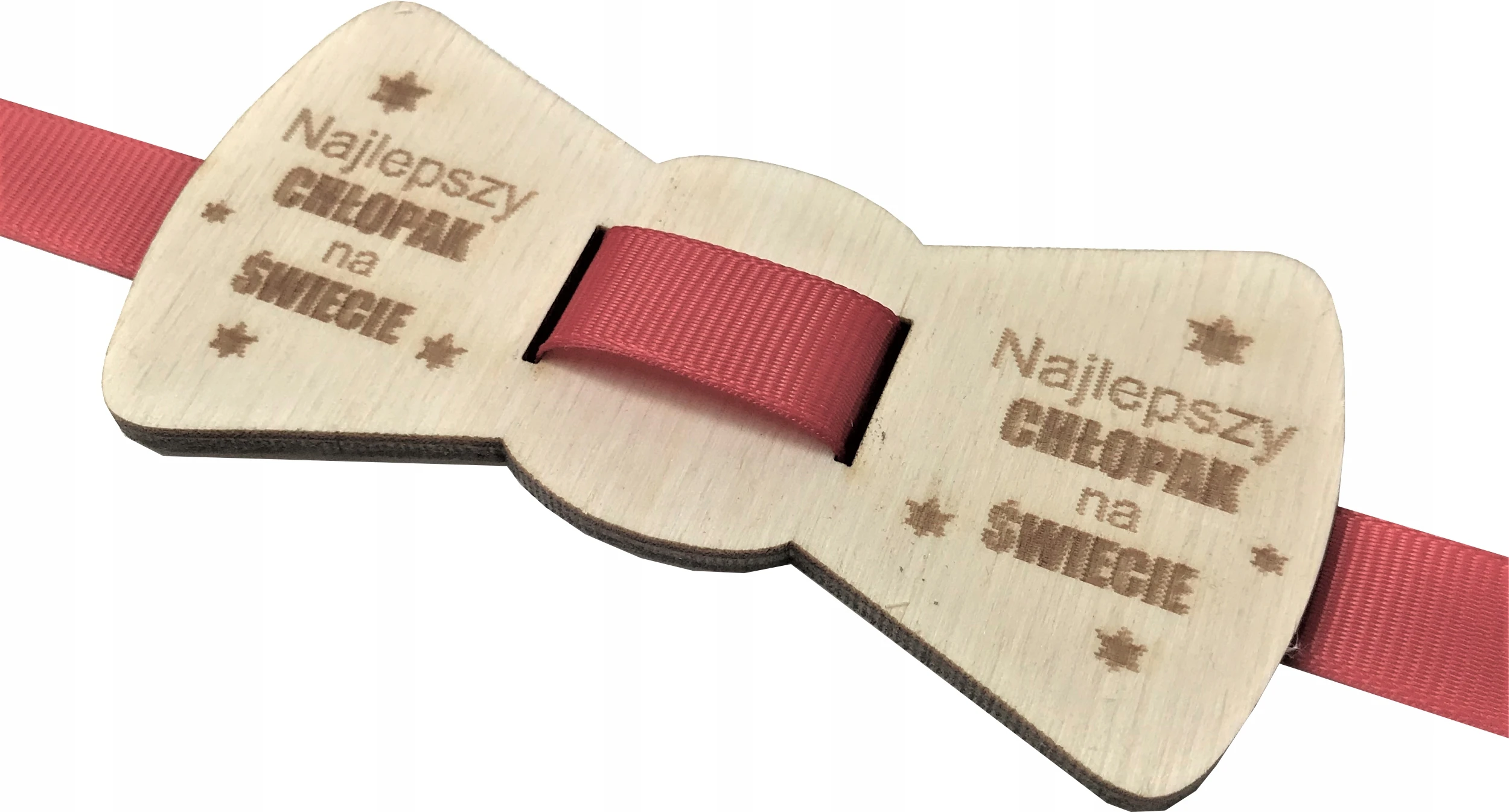b5f6c22558fc24c3f3d47b3158b26e9e.jpg Drewniana mucha z grawerem - Prezent na Dzień Chłopaka, szkoła, przedszkole - obrazek 1