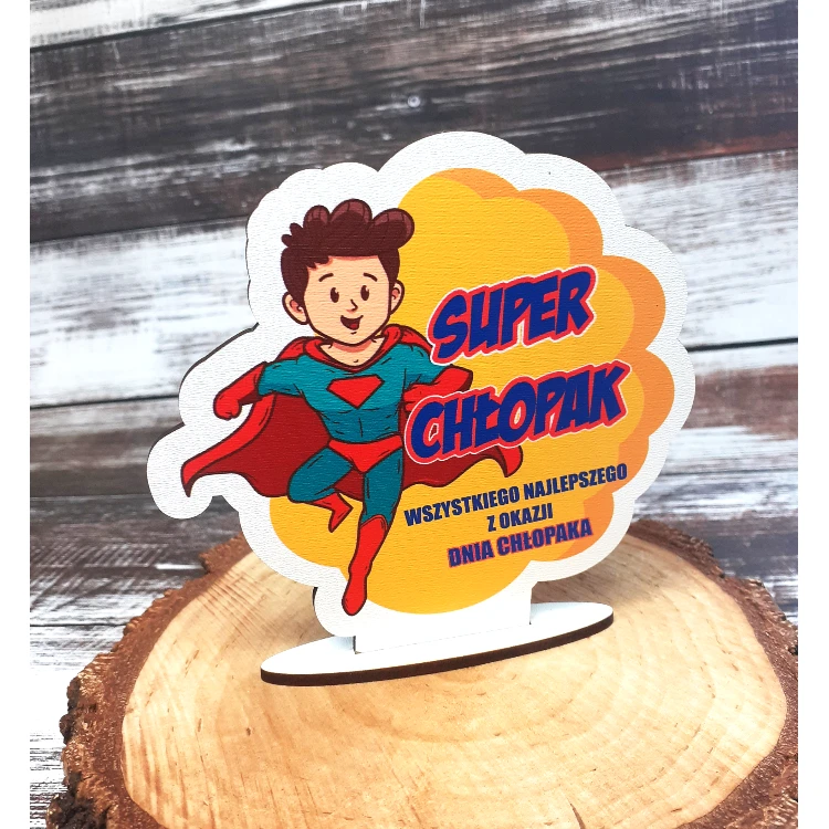 Statuetka Drewniana "Super Chłopak" - Oryfinalny Prezent na Dzień Chłopaka - obrazek 2