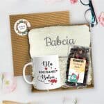 Elegancki Zestaw Prezentowy dla Babci z Kubkiem i Ręcznikiem - obrazek 2