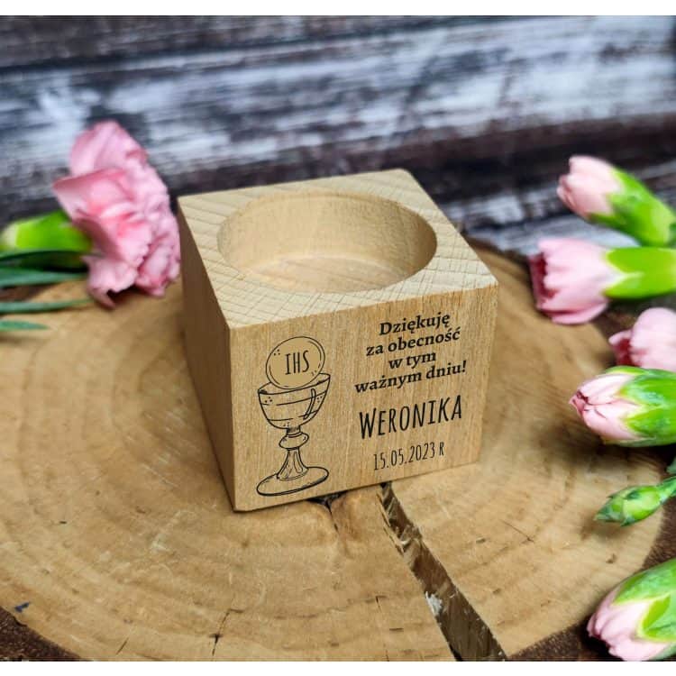 Drewniany Świecznik z Personalizacją - Podziękowanie dla gości na Pierwszą Komunię - obrazek 3