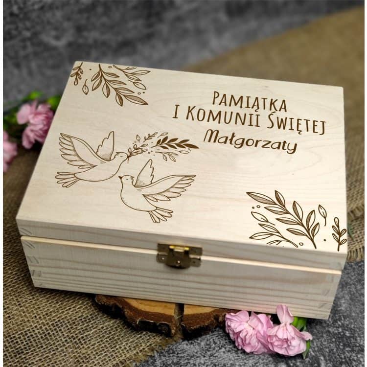 Drewniany Niezbędnik Komunijny z Personalizacją - Elegancka Pamiątka z Grawerem - obrazek 4