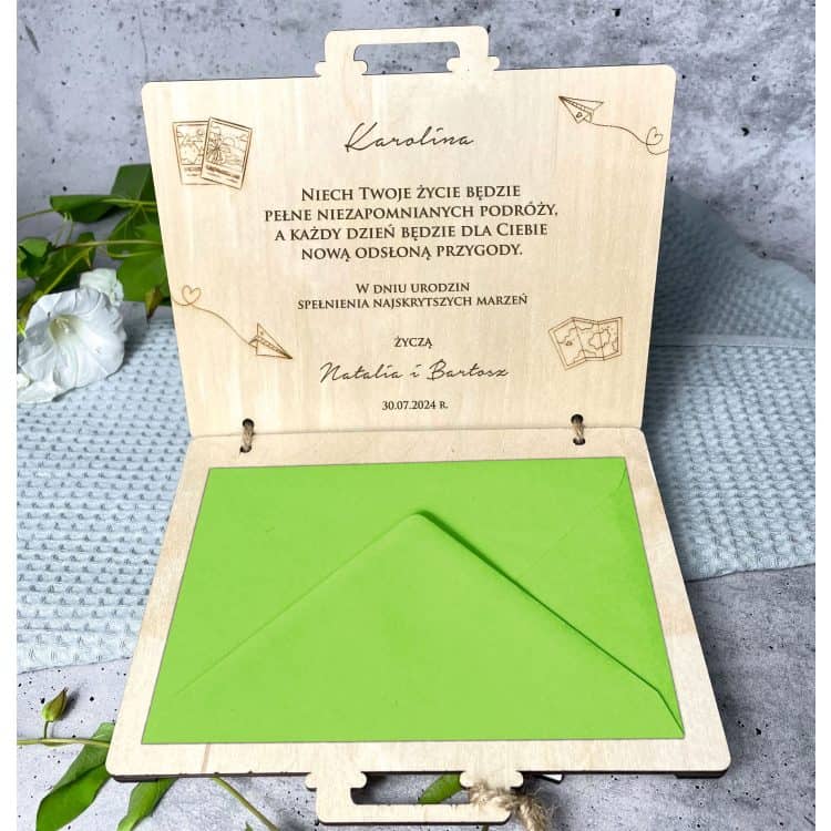 Personalizowany prezent urodzinowy - Drewniana kartka z kopertą - obrazek 2
