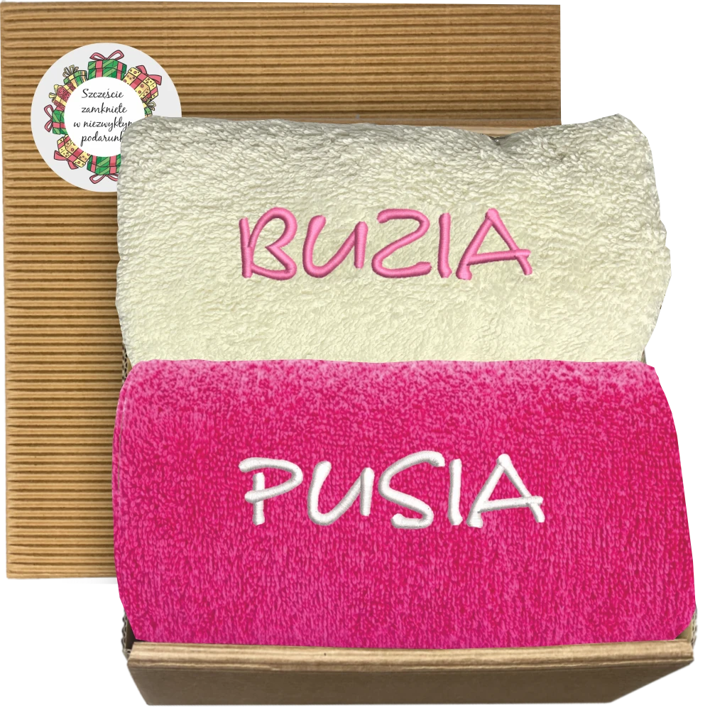 Zestaw ręczników z zabawnym haftem w pudełku Zestaw ręczników z zabawnym haftem „Buzia i Pusia” w eleganckim pudełku – idealny prezent na Walentynki