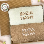 Ręczniki dla mamy z napisami Buzia mamy i Pupa mamy w pudełku z etykietą